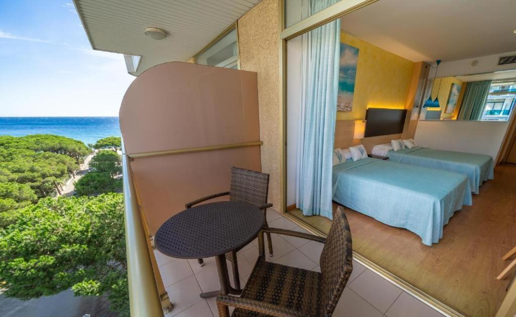 Hotel Blaumar Бланес Экстерьер фото
